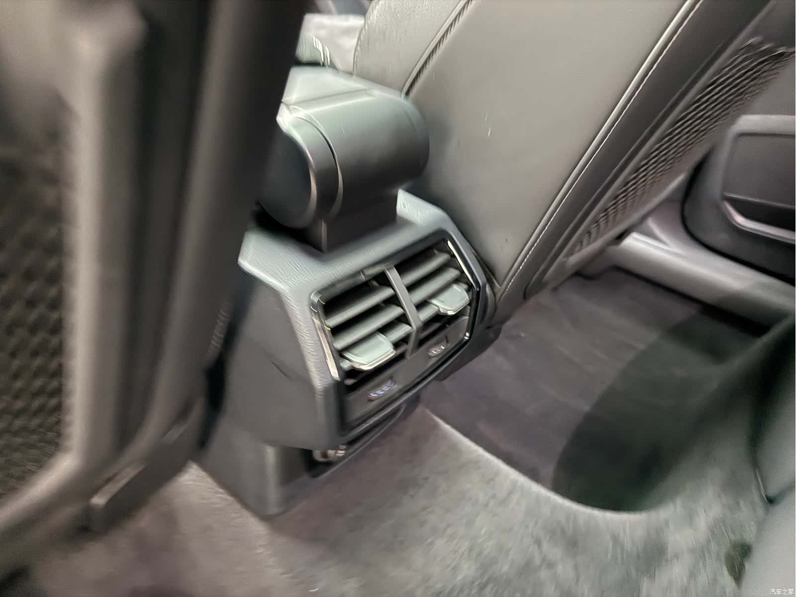 Audi Q3, 2022 14
