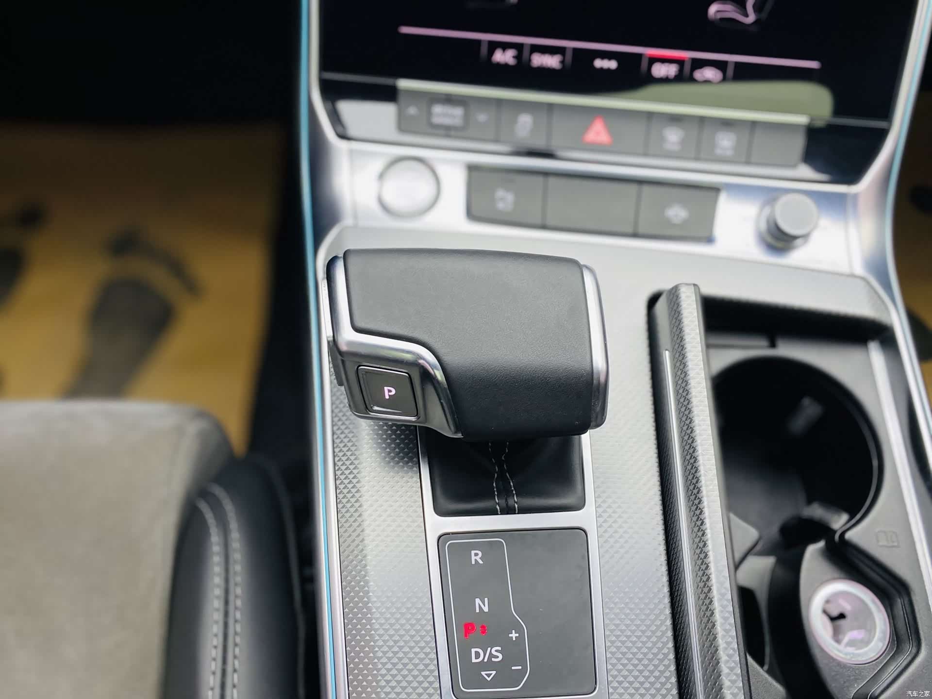 Audi A6L, 2020 11