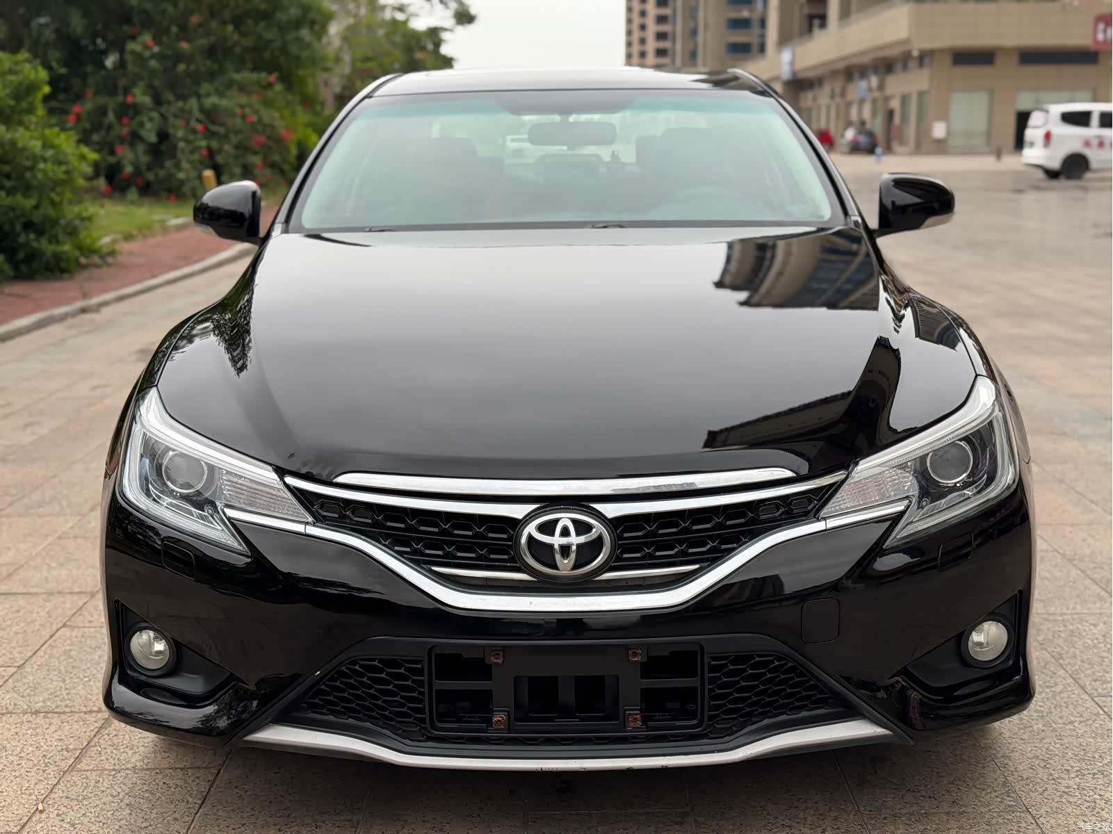 Toyota 2.5V, 2014 1