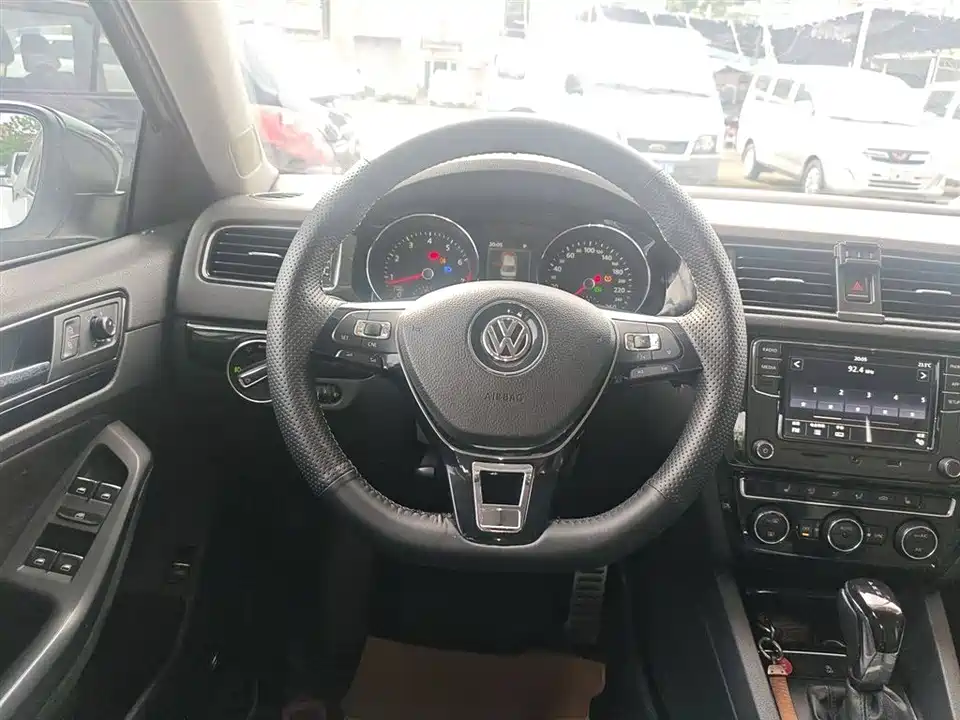 Volkswagen Sagitar