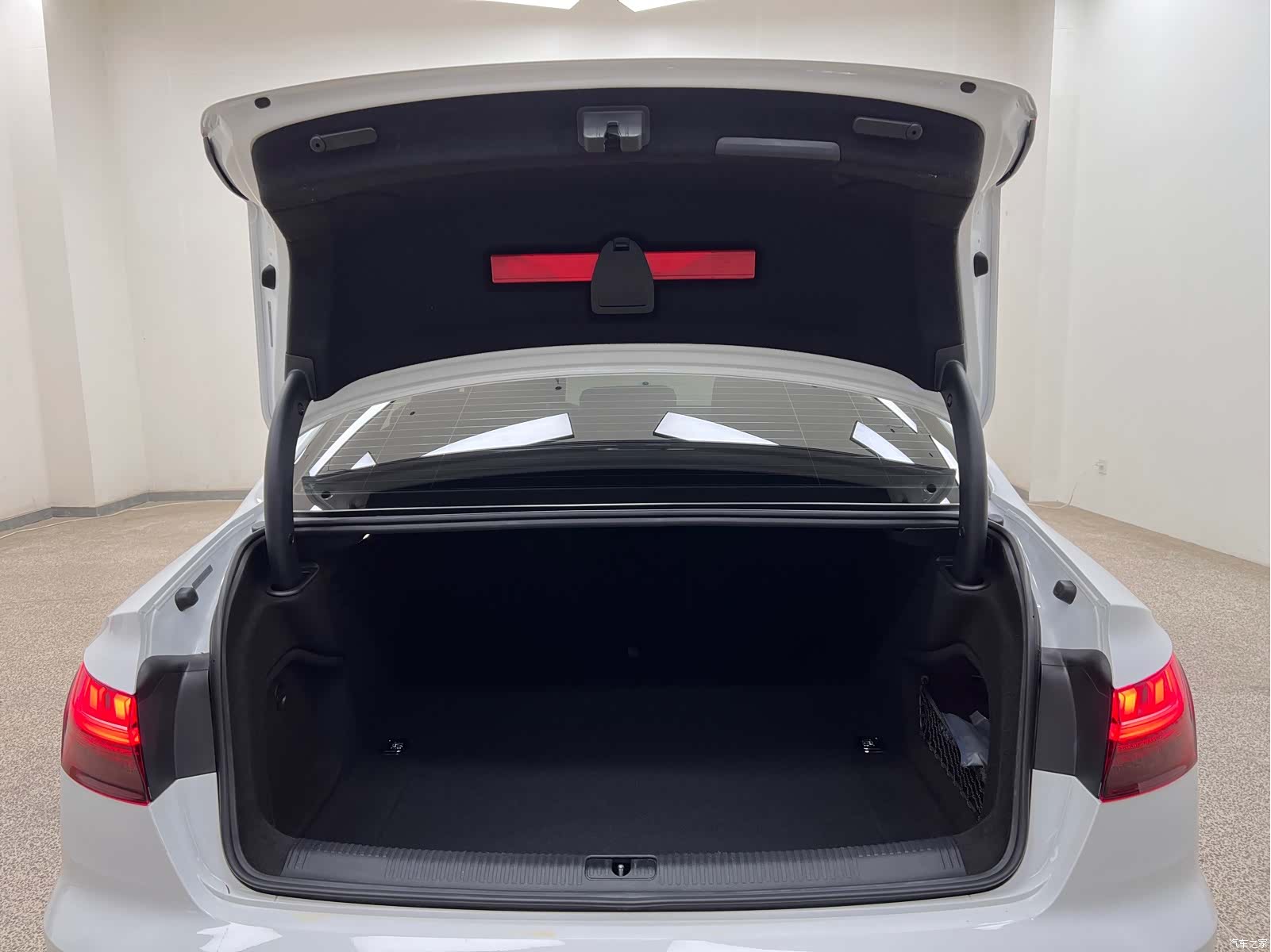 Audi A4L, 2020 18