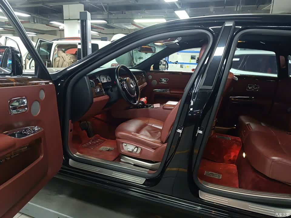 Rolls-Royce Ghost, 2014 3