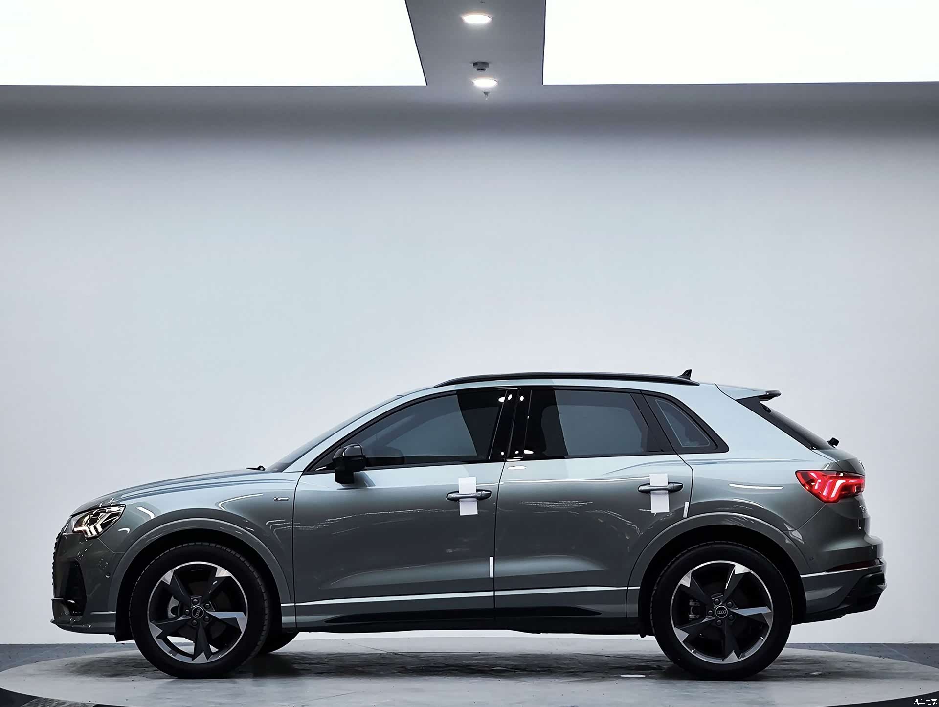 Audi Q3, 2022 4