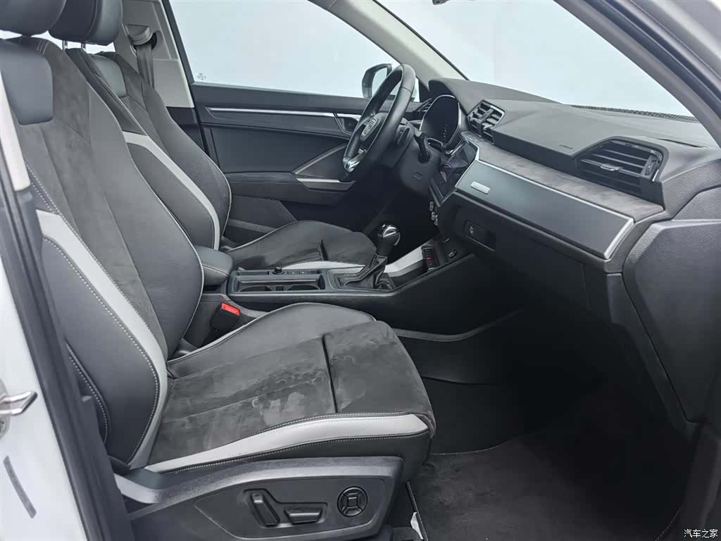 Audi Q3, 2022 10