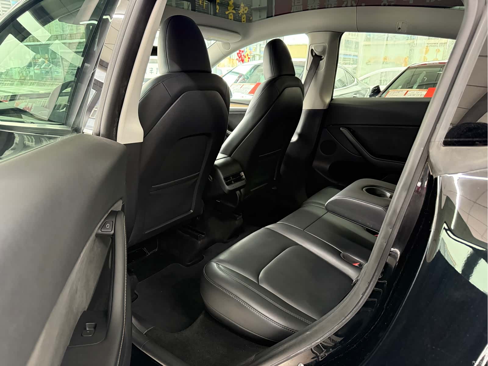 Tesla Model Y, 2023 10