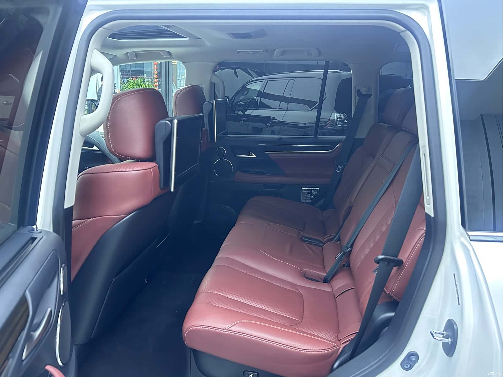 Lexus LX, 2020 все фото