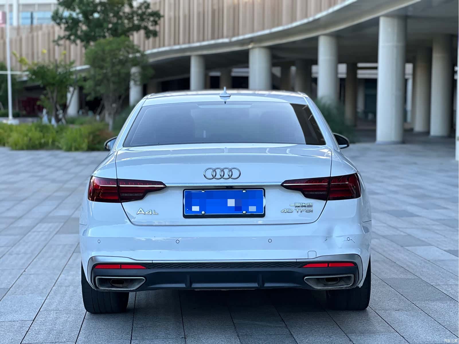 Audi A4L, 2020 все фото