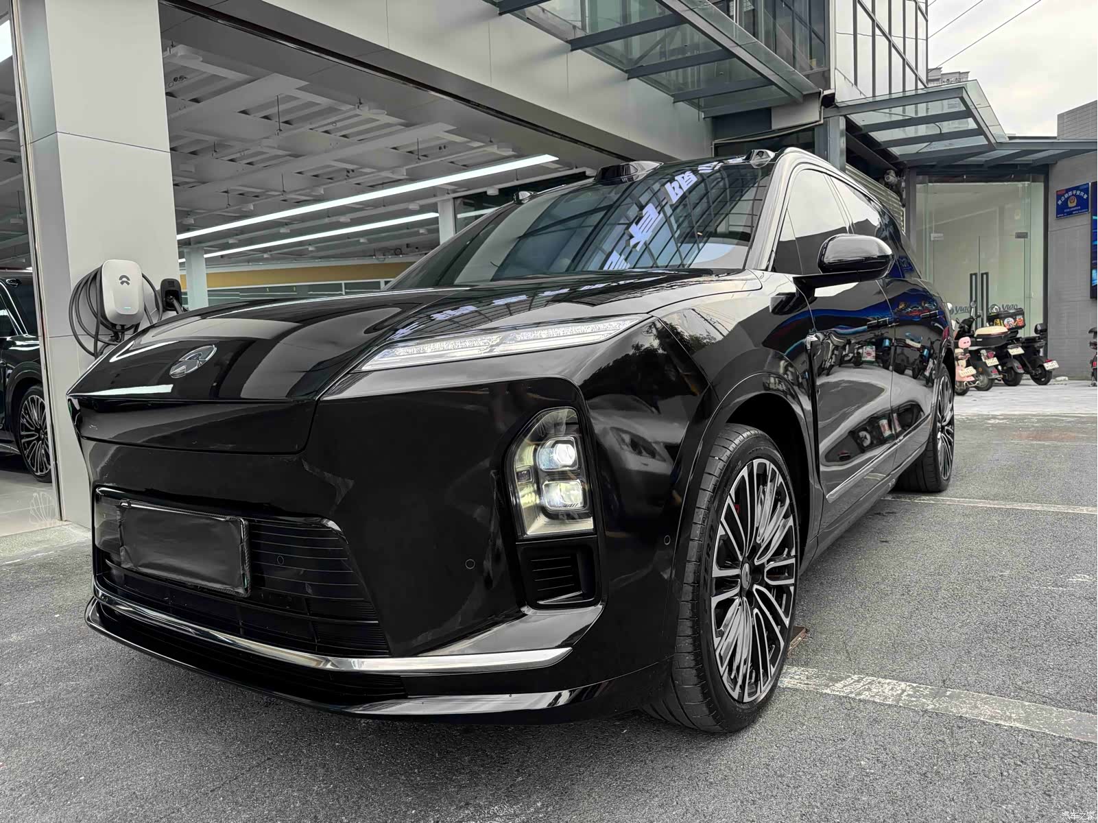 NIO ES8, 2025 11
