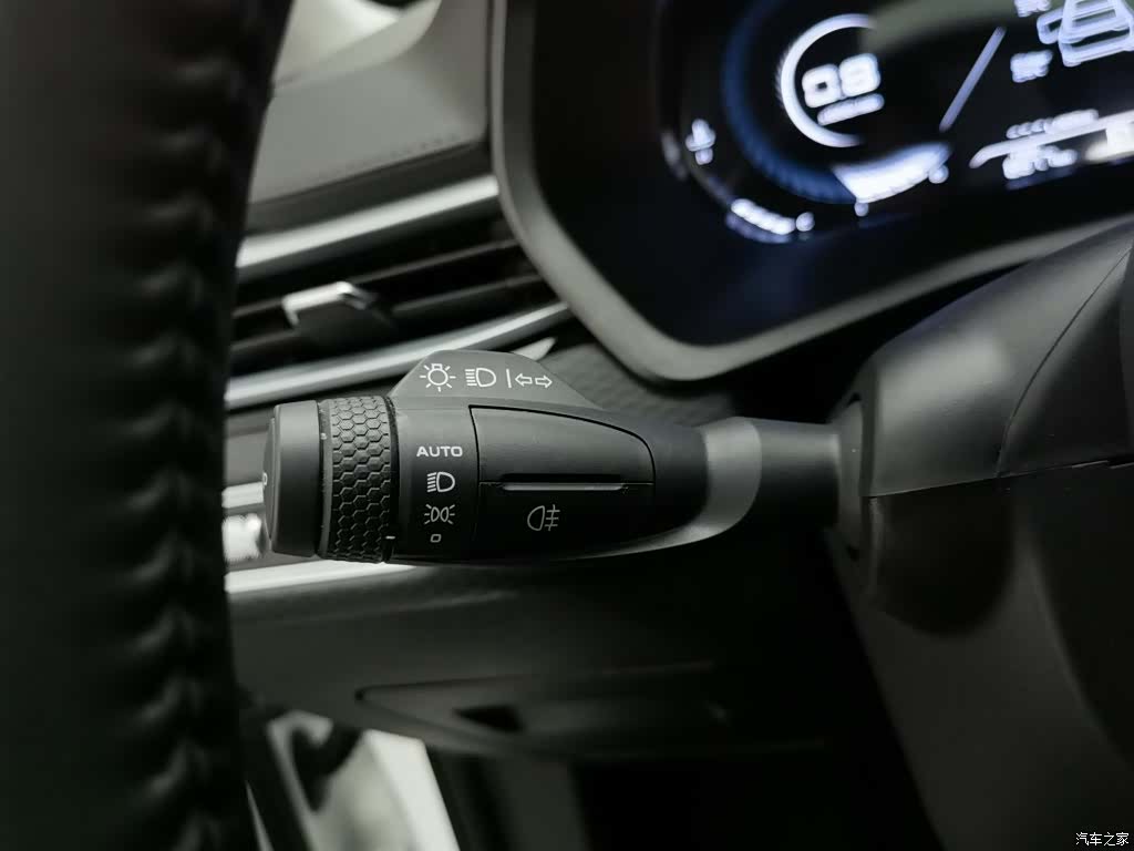 Geely Emgrand, 2024 21
