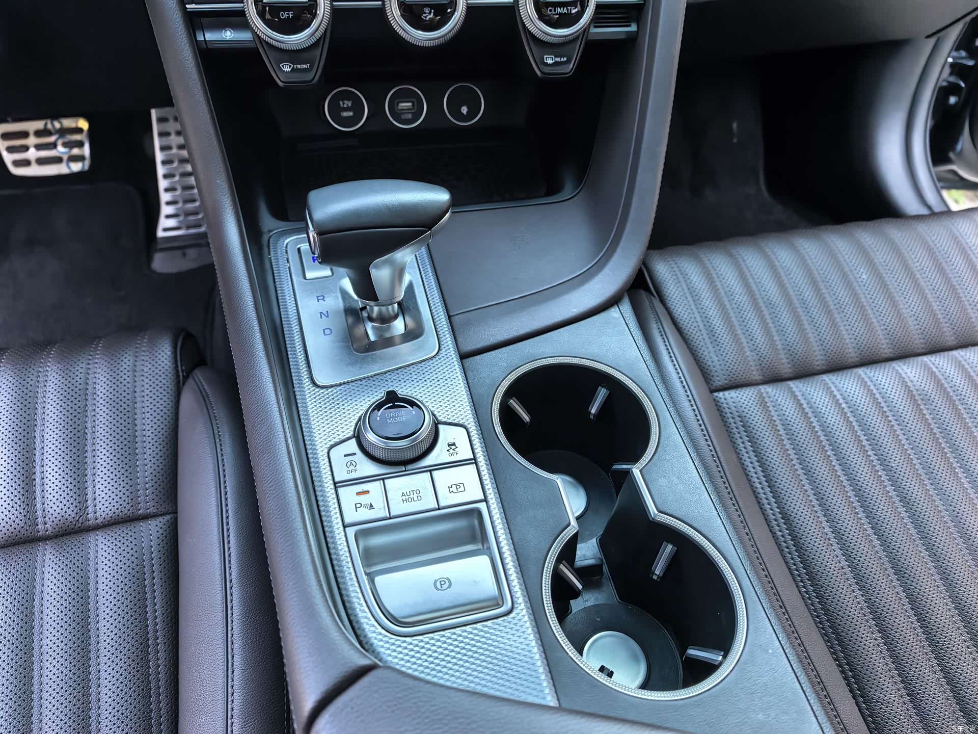 Genesis G70, 2022 12