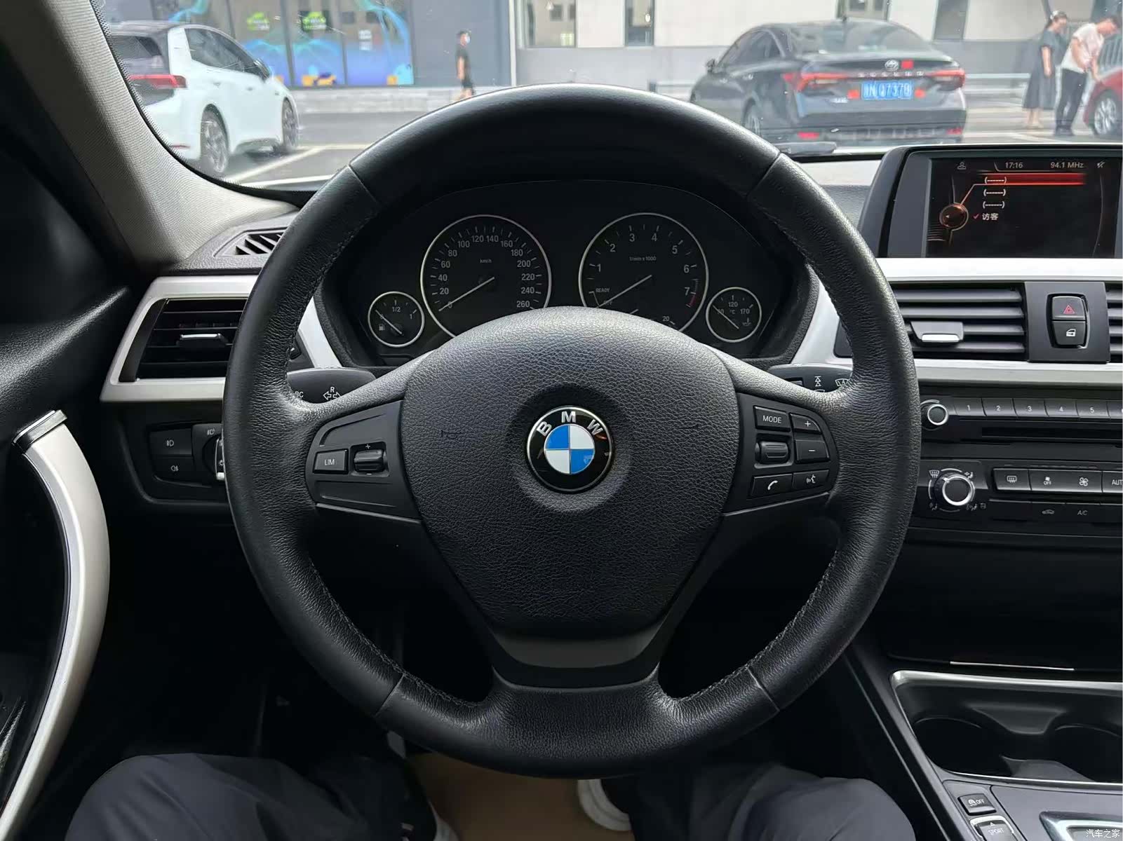 BMW 3 Series, 2015 10