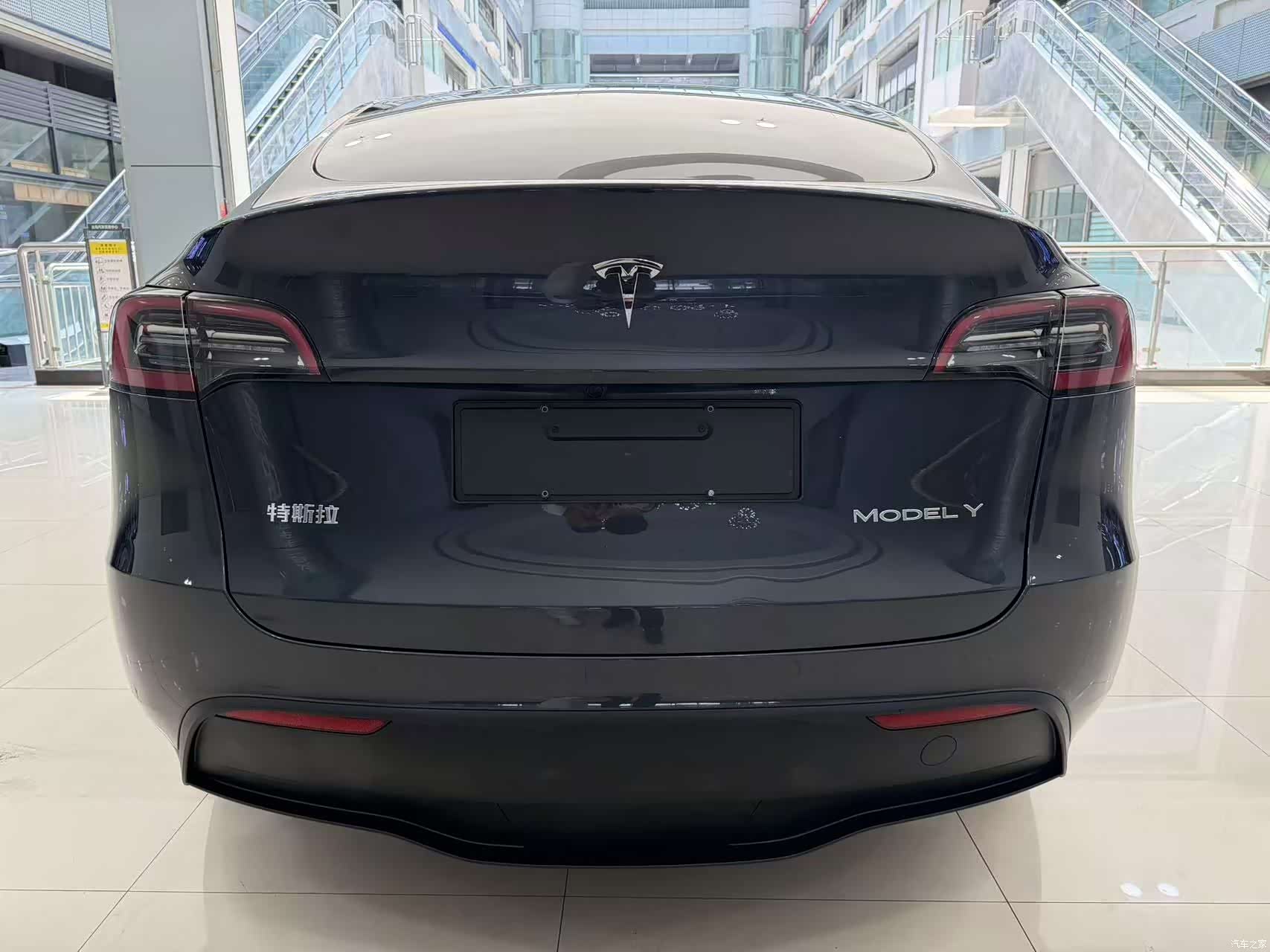 Tesla Model Y, 2024 10