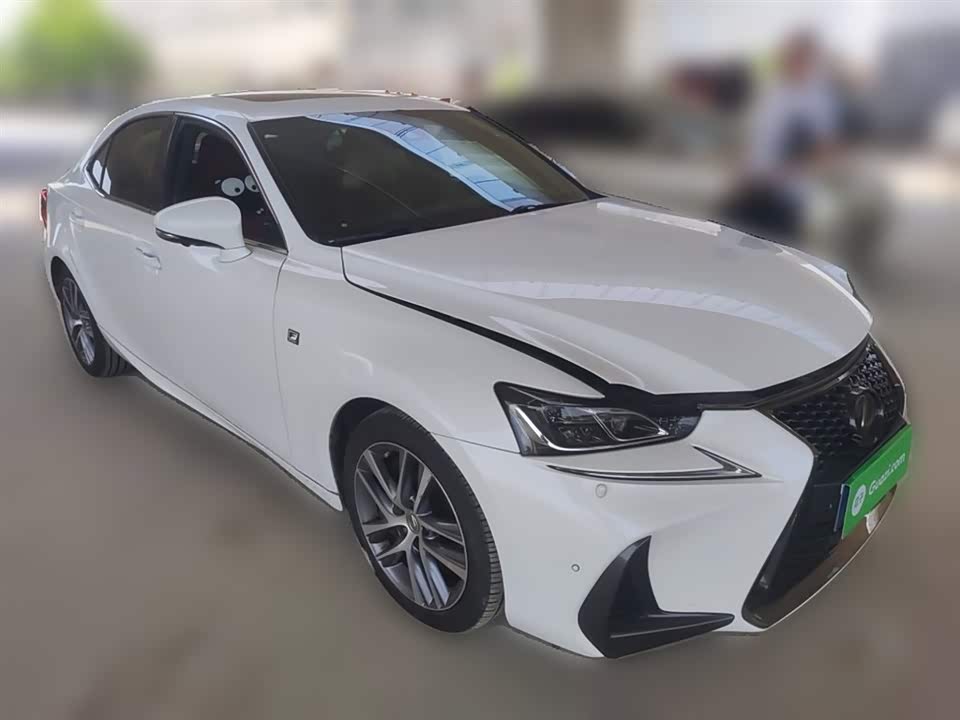 Lexus IS