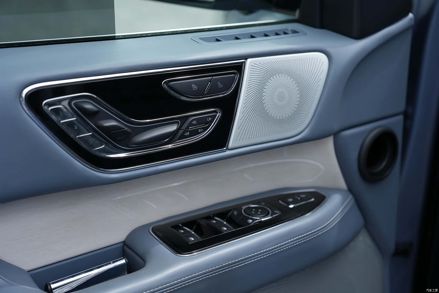 Lincoln Navigator, 2022 10