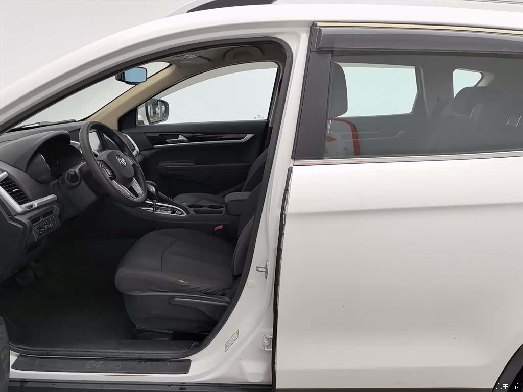 DongFeng AX7, 2015 10