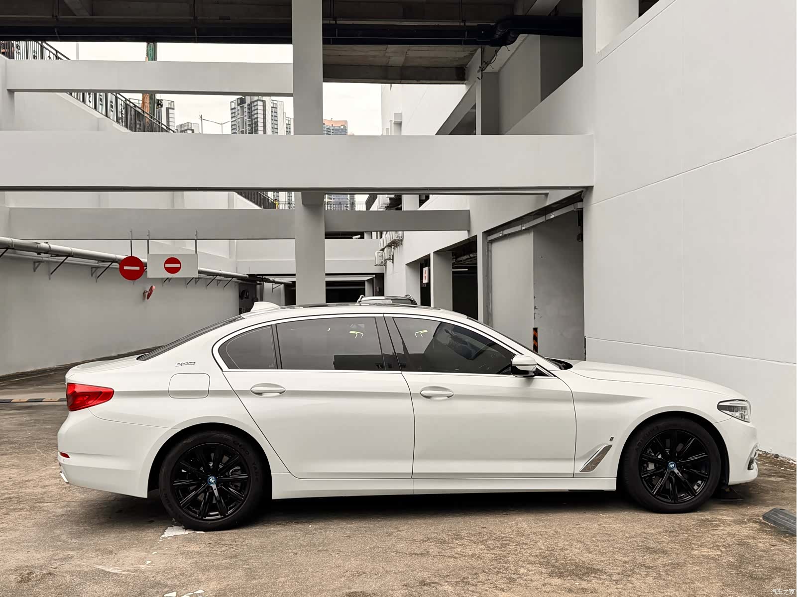 BMW 5 Series, 2018 12