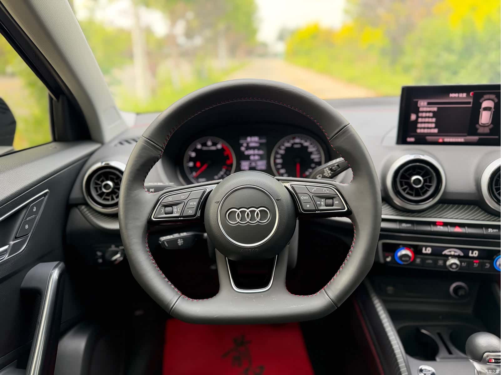 Audi Q2L, 2022 11