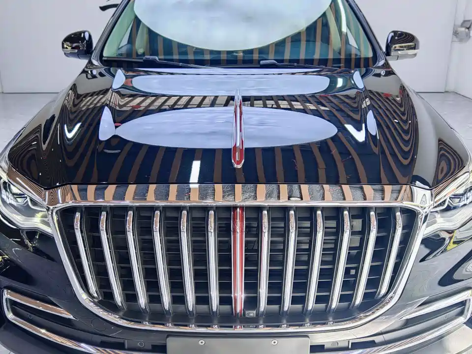 Hongqi HS7