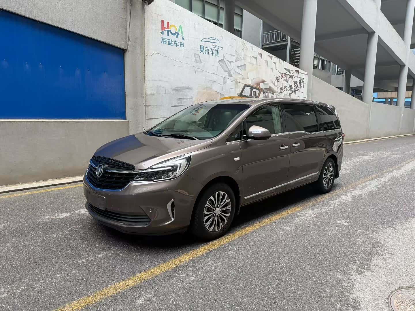 Buick GL8, 2021 1
