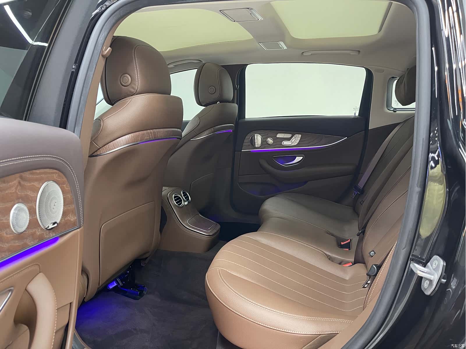 Mercedes-Benz E-Class, 2022 13