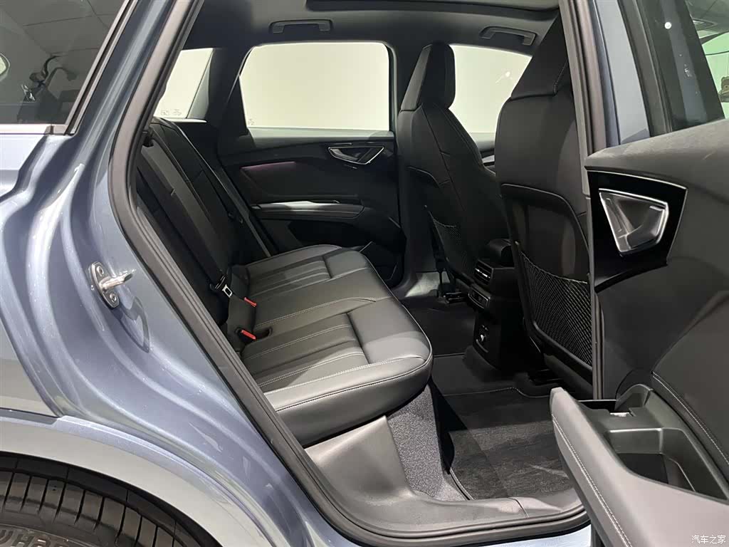 Audi Q4 e-tron, 2025 10