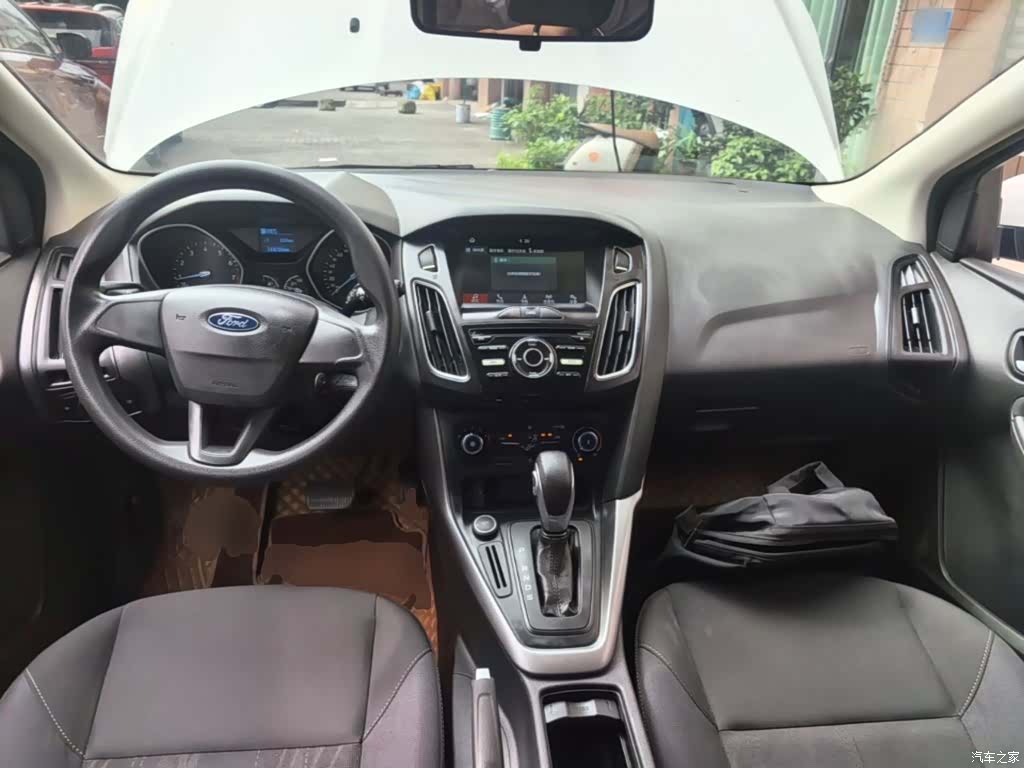 Ford Focus, 2017 10