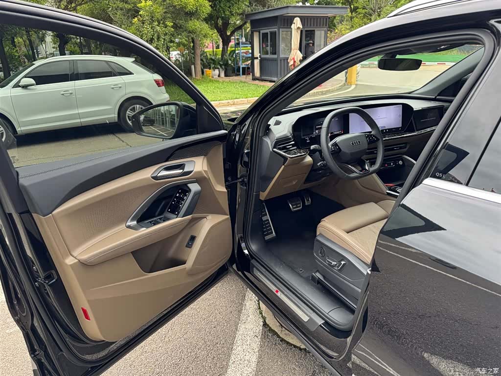 Audi Q5L, 2025 15