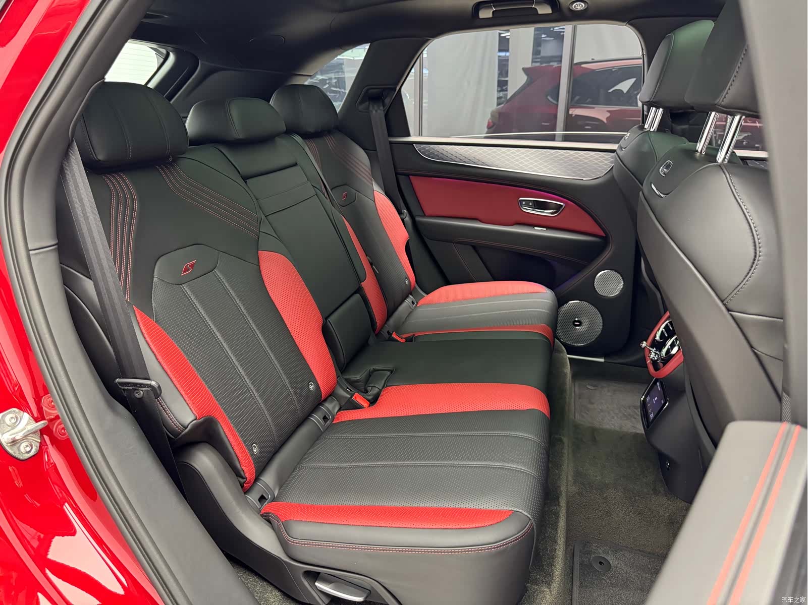 Bentley Bentayga, 2022 15