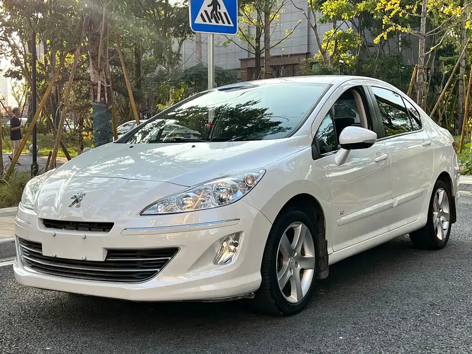 Peugeot 408