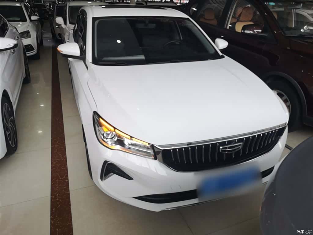 Geely Emgrand, 2022 3