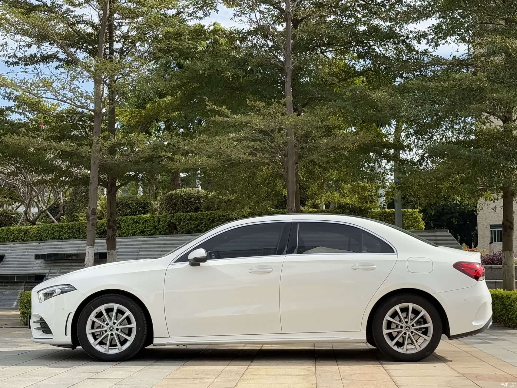 Mercedes-Benz A-Class, 2019 13