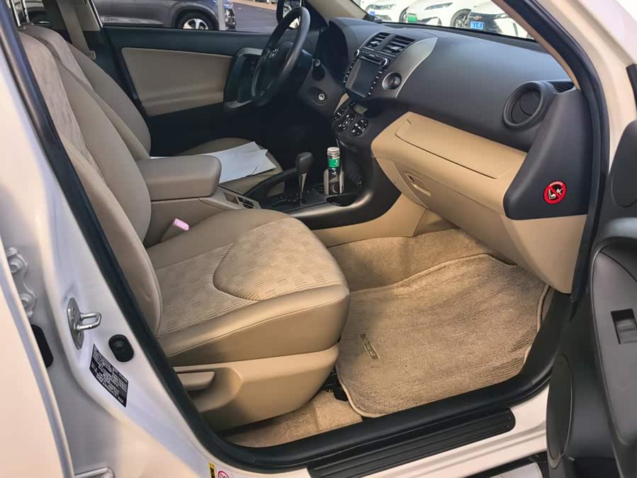 Toyota RAV4 2012, фото 8