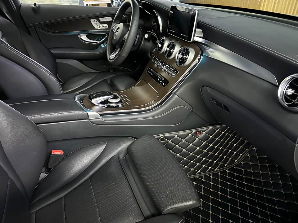 Mercedes-Benz GLC Mercedes-Benz GLC