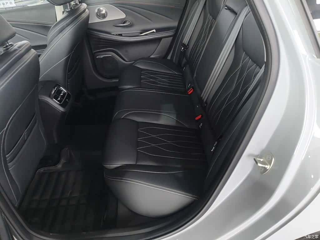 Chery Arrizo 8, 2025 17