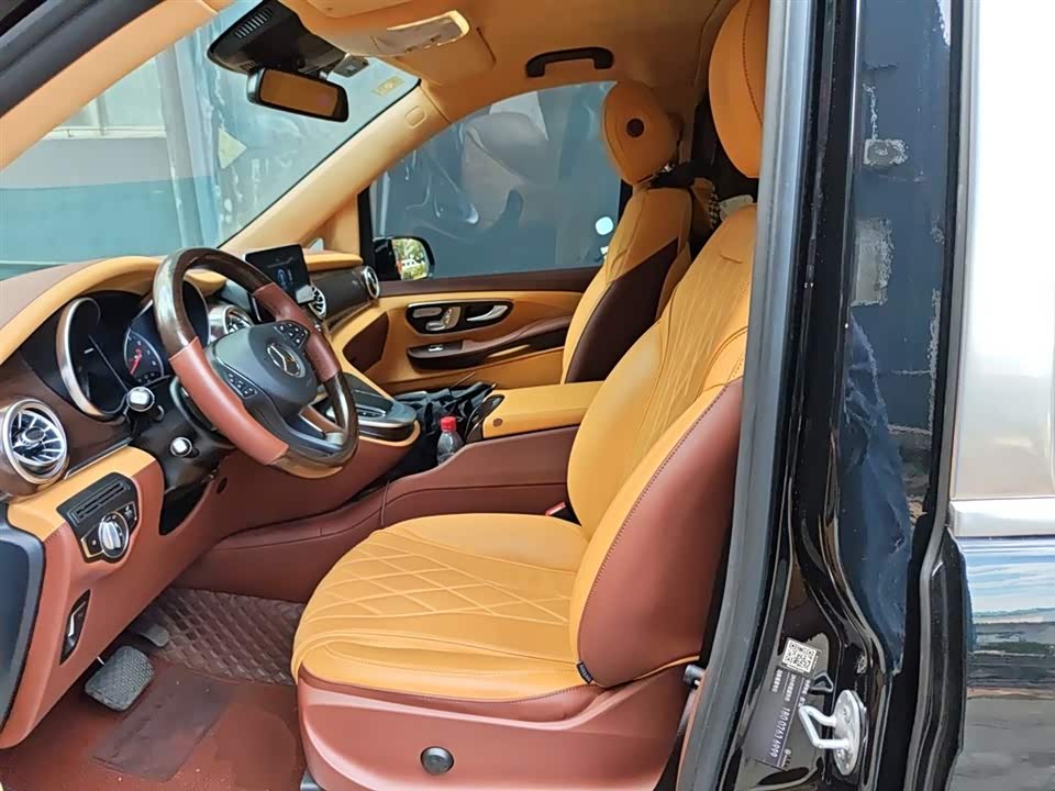 Mercedes-Benz V-class