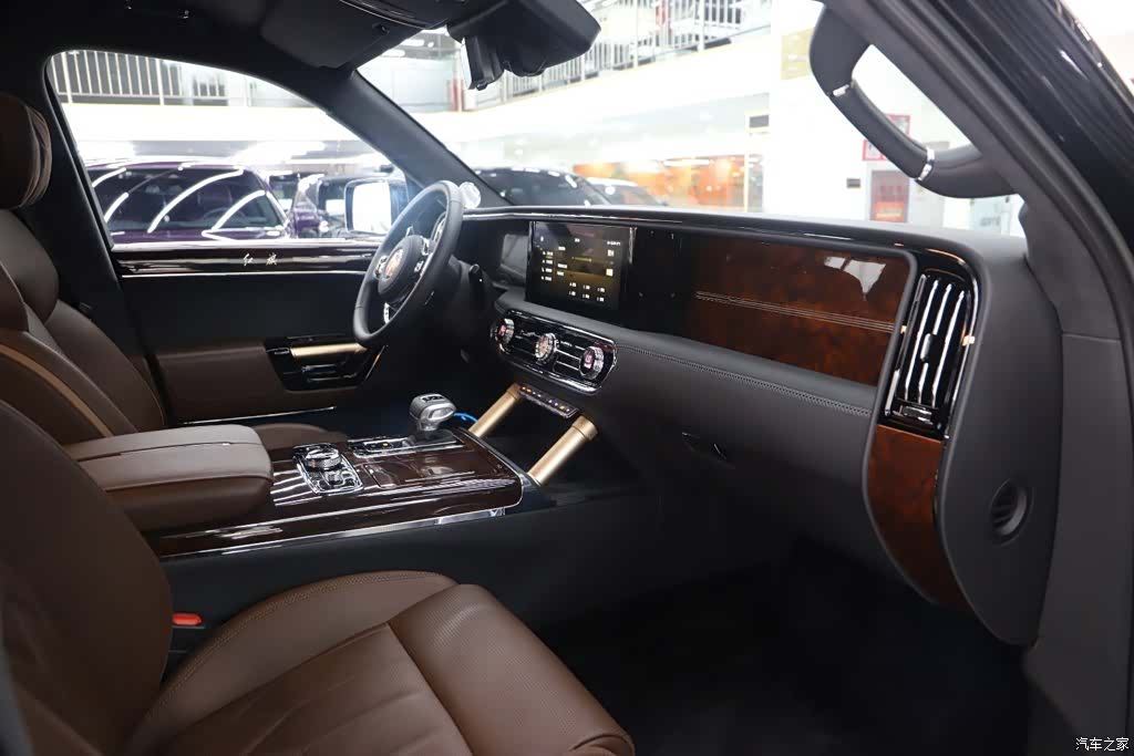 Hongqi 6, 2022 18