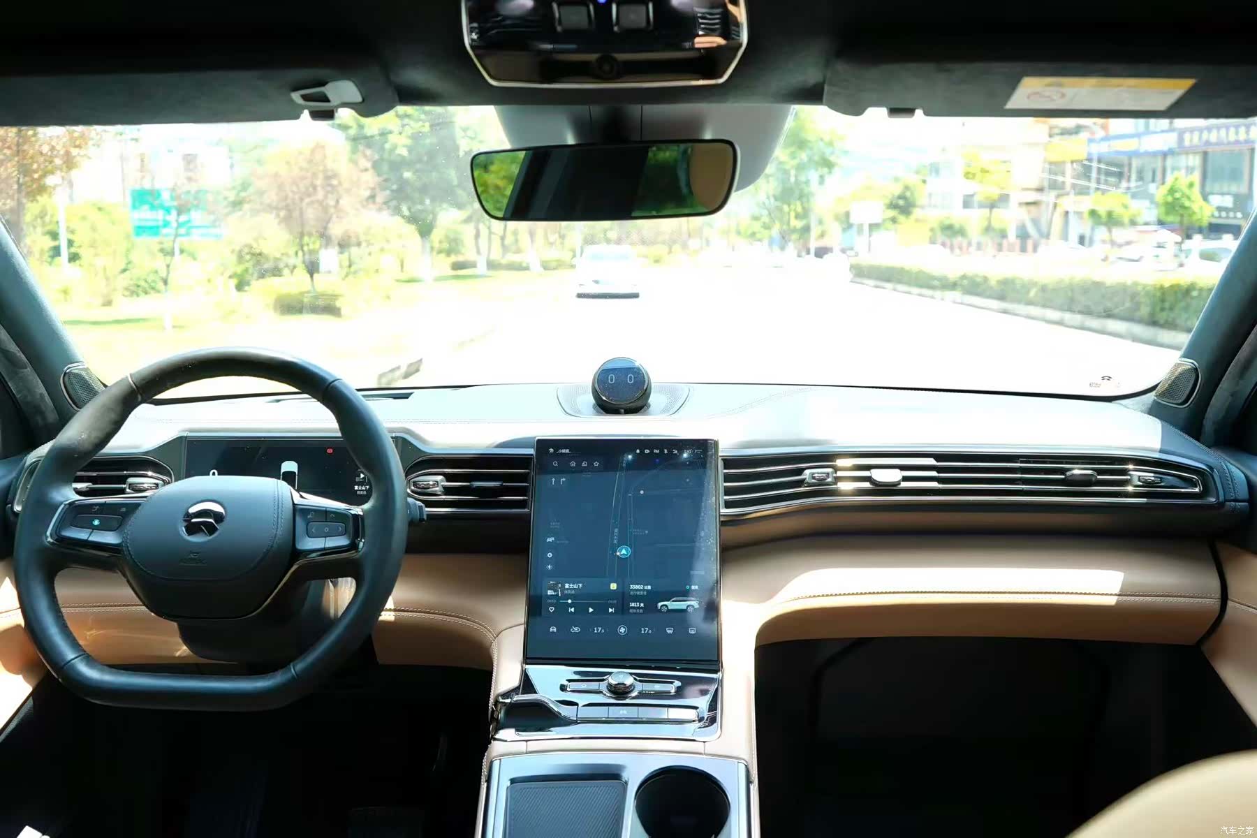 NIO ES8, 2021 11