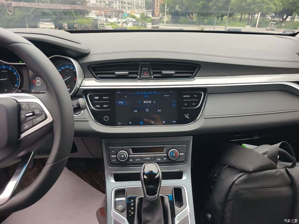 Geely Emgrand, 2019 13