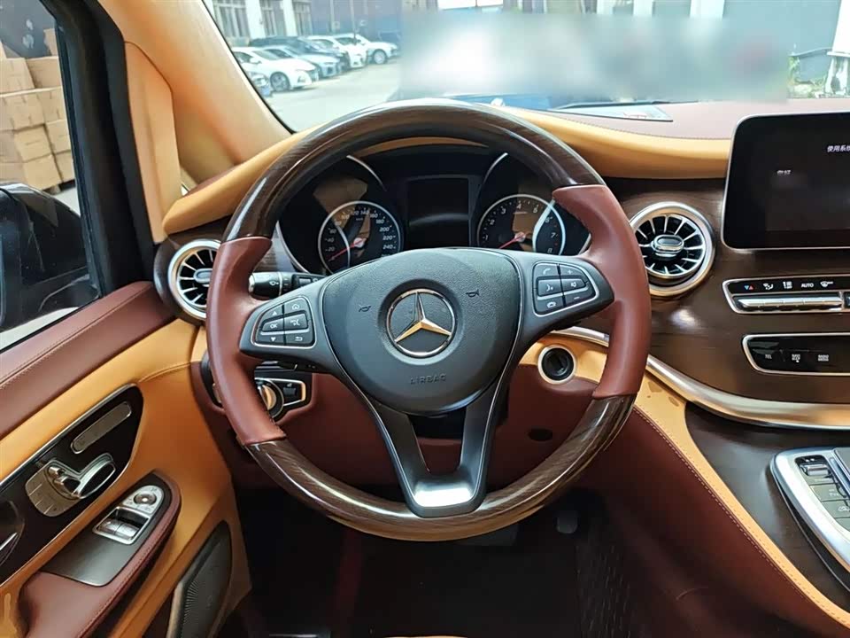 Mercedes-Benz V-class