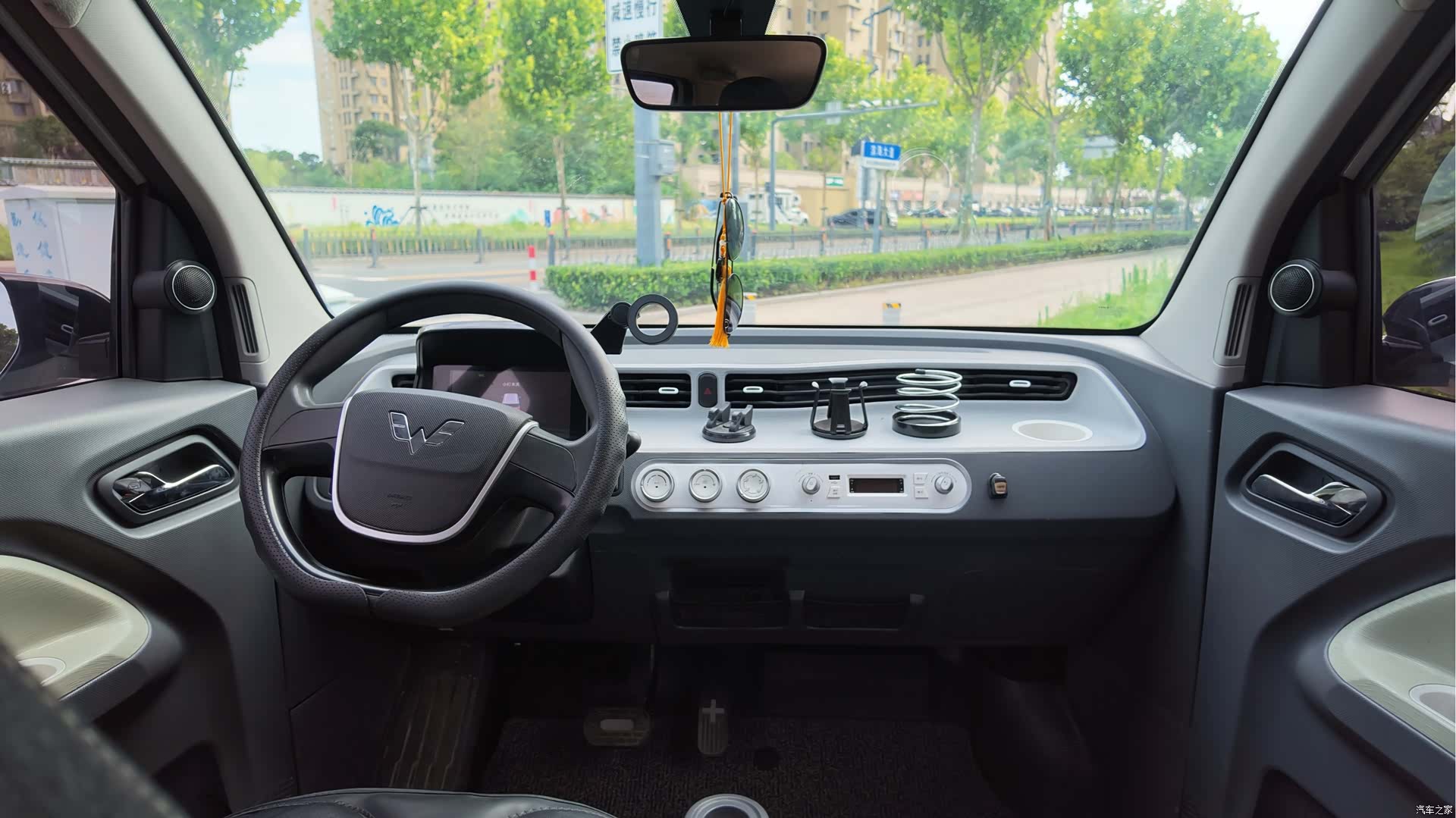 Wuling MINIEV, 2022 13