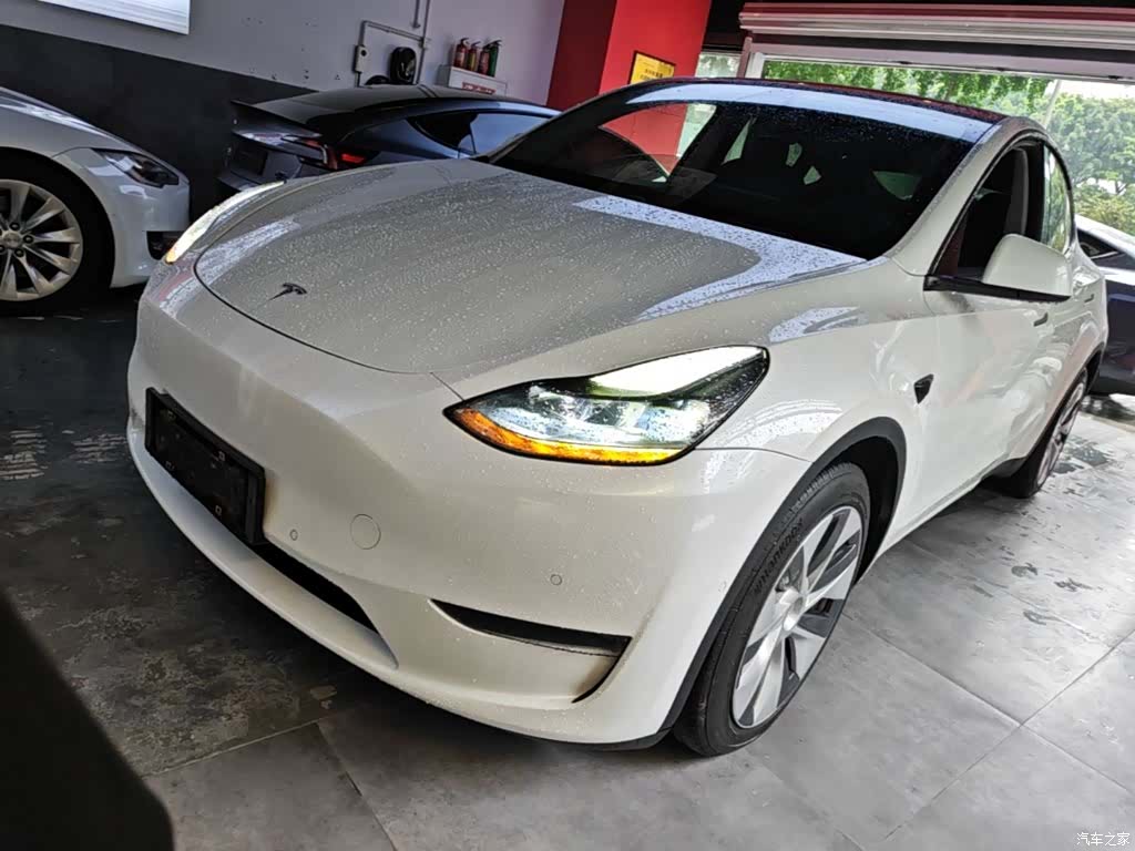 Tesla Model Y, 2021 2