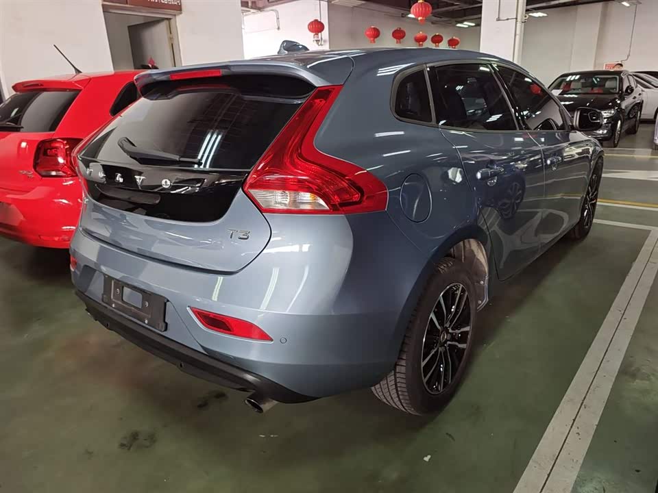 Volvo V40