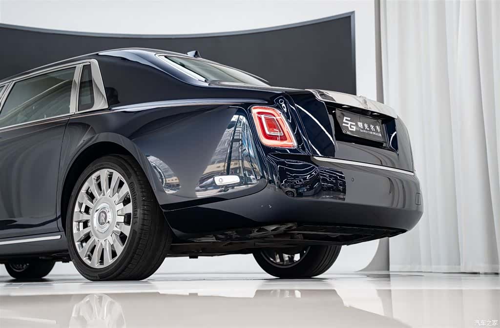 Rolls-Royce Phantom, 2019 25