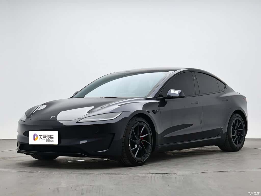 Tesla Model 3, 2025 1
