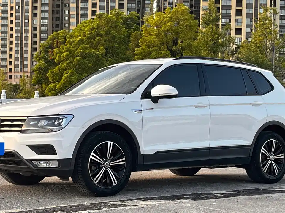 Volkswagen Tiguan L