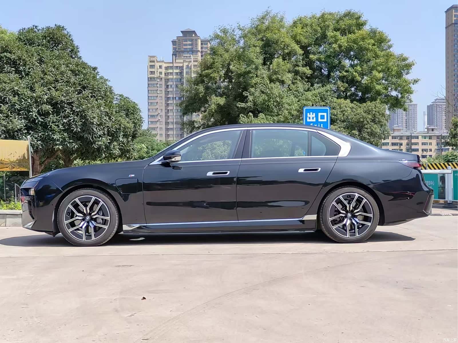 BMW i7, 2023 3