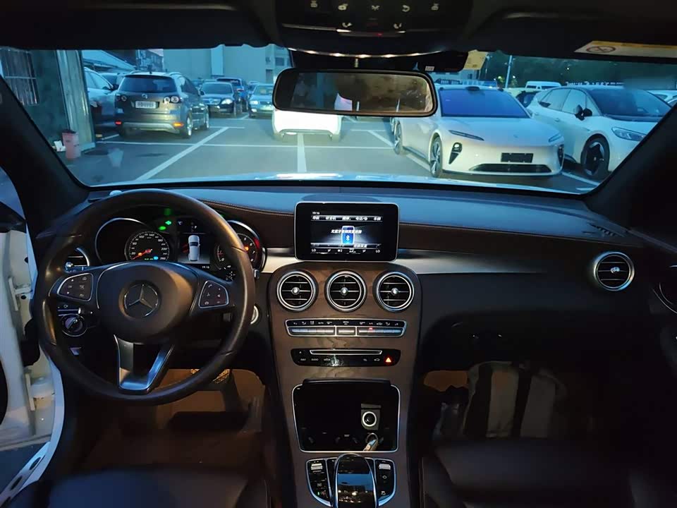 Mercedes-Benz GLC Mercedes-Benz GLC