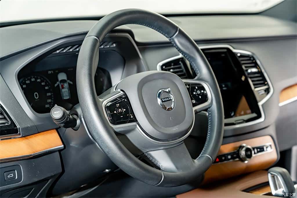 Volvo XC90, 2022 11