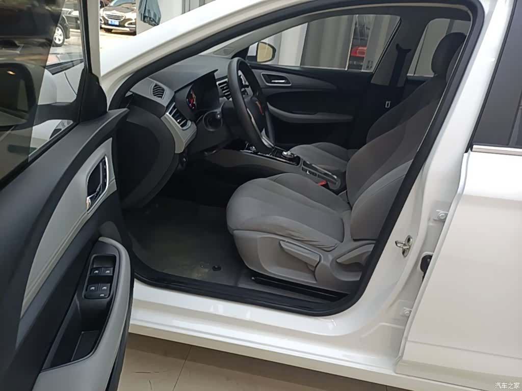 Roewe Ei5, 2022 15