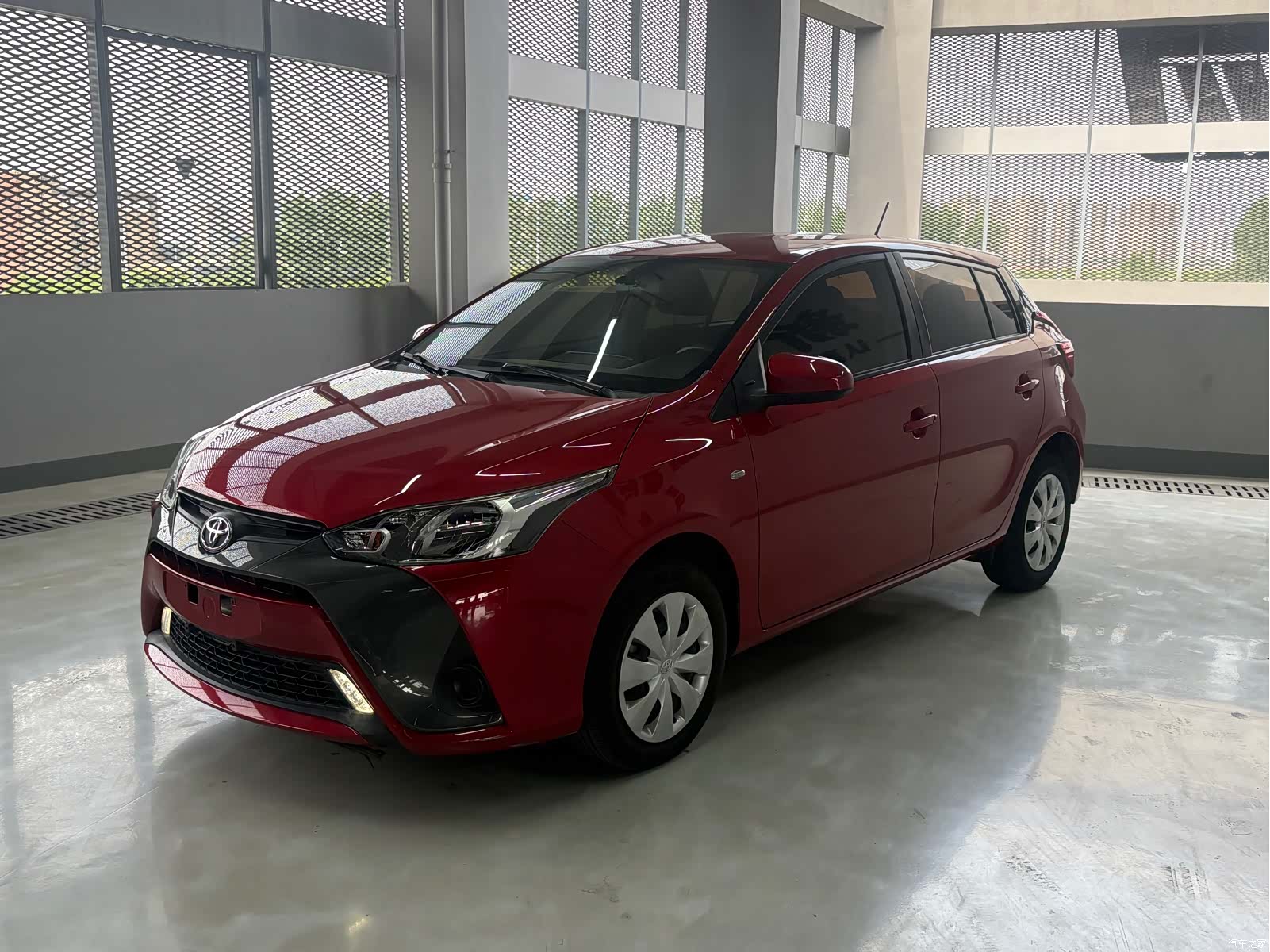 Toyota YARiS L, 2017 1